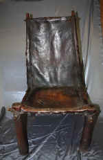 Chaise_tribale_de_la_petite_ethnie_Dorze__Ethiopie.jpg (87550 octets)