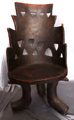 Fauteuil_monoxyle_ethnique.jpg (51843 octets)